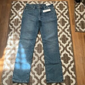 Women’s Chicos jeans new with tags